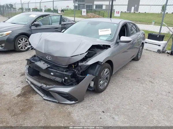 KMHLM4DG1RU758754 2024 HYUNDAI ELANTRA - Image 2