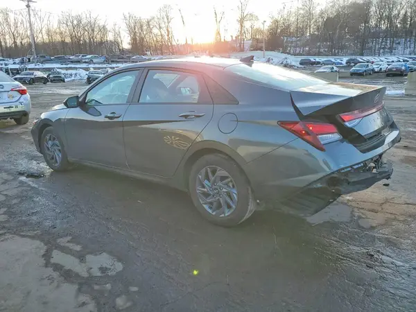 KMHLM4DG1RU759208 2024 HYUNDAI ELANTRA - Image 2