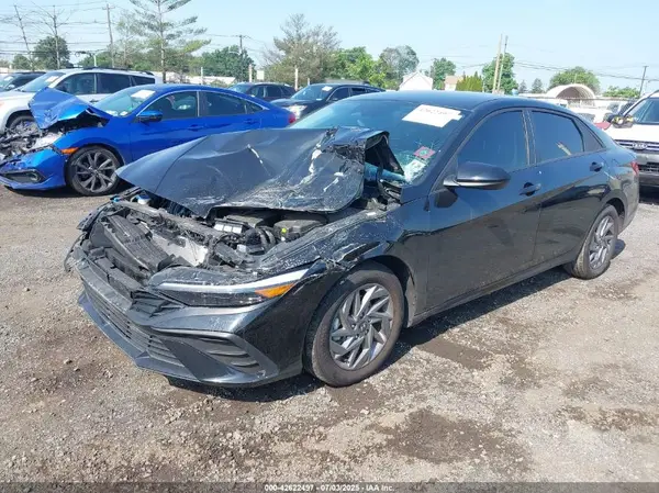 KMHLM4DG1RU763467 2024 HYUNDAI ELANTRA - Image 2