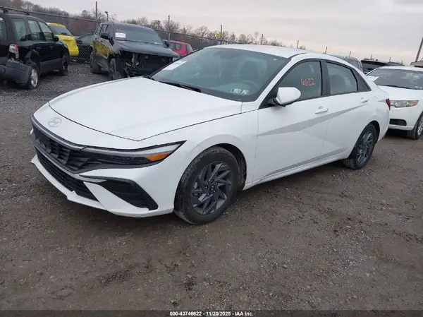 KMHLM4DG1RU764683 2024 HYUNDAI ELANTRA - Image 2