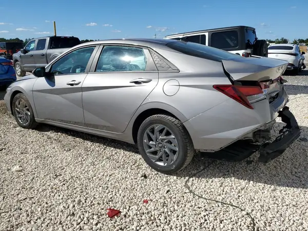 KMHLM4DG1RU770547 2024 HYUNDAI ELANTRA - Image 2