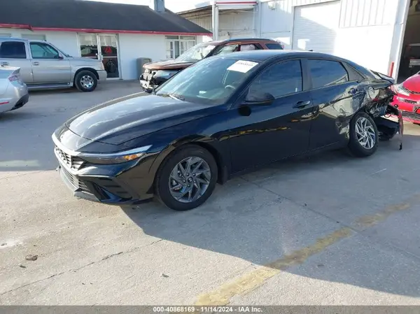 KMHLM4DG1RU770757 2024 HYUNDAI ELANTRA - Image 2