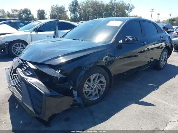 KMHLM4DG1RU776705 2024 HYUNDAI ELANTRA - Image 2