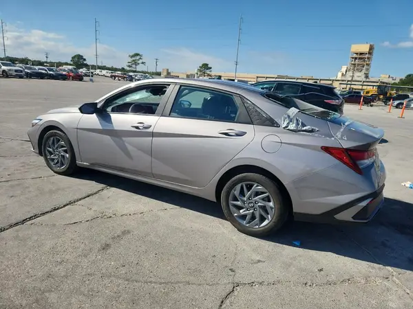 KMHLM4DG1RU777868 2024 HYUNDAI ELANTRA - Image 2