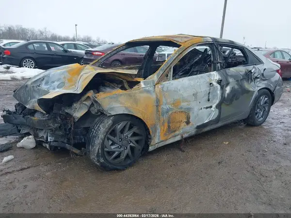 KMHLM4DG1RU783010 2024 HYUNDAI ELANTRA - Image 2