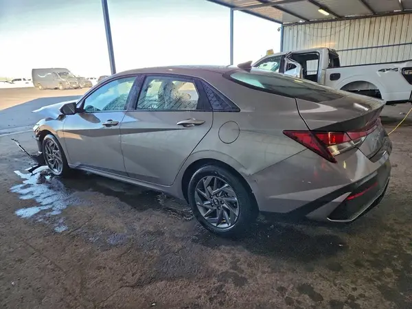 KMHLM4DG1RU788756 2024 HYUNDAI ELANTRA - Image 2