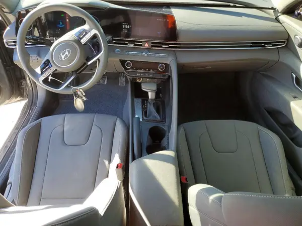 KMHLM4DG1RU804163 2024 HYUNDAI ELANTRA - Image 8