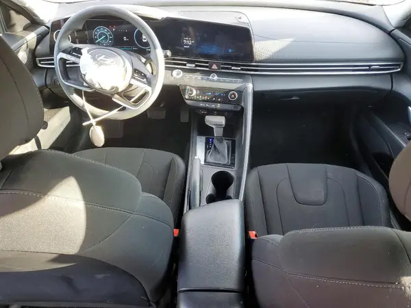 KMHLM4DG1RU810450 2024 HYUNDAI ELANTRA - Image 8