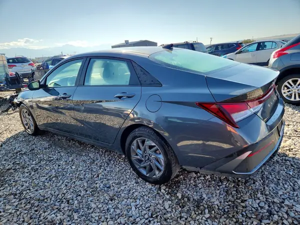 KMHLM4DG1RU811260 2024 HYUNDAI ELANTRA - Image 2