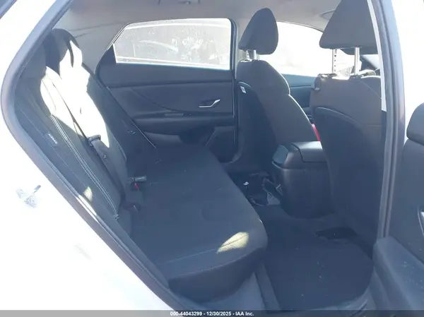 KMHLM4DG1RU835204 2024 HYUNDAI ELANTRA - Image 8