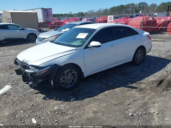 KMHLM4DG1RU836384 2024 HYUNDAI ELANTRA - Image 2