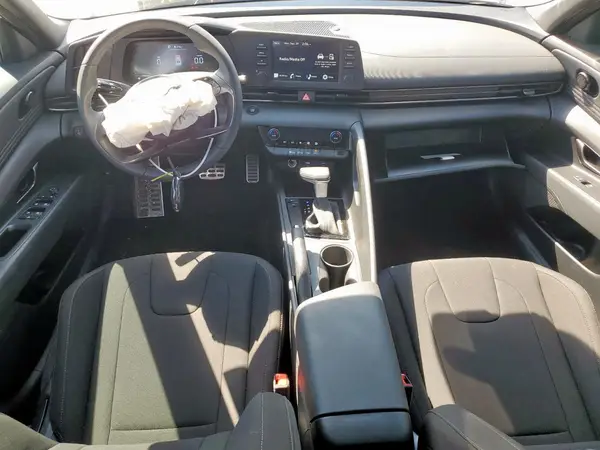 KMHLM4DG1SU009779 2025 HYUNDAI ELANTRA - Image 8