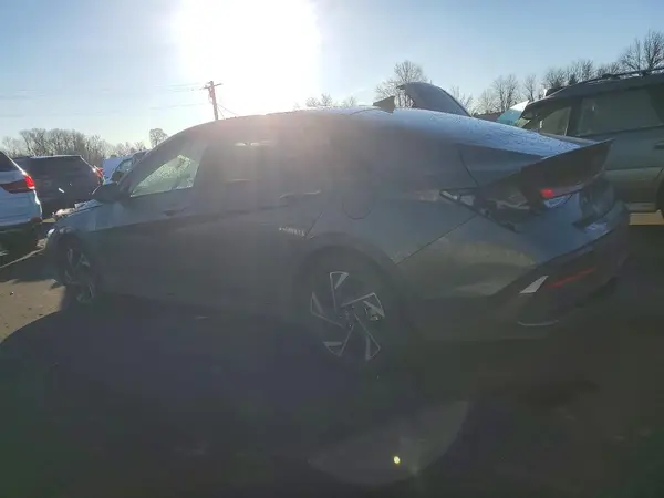 KMHLM4DG1SU016957 2025 HYUNDAI ELANTRA - Image 2