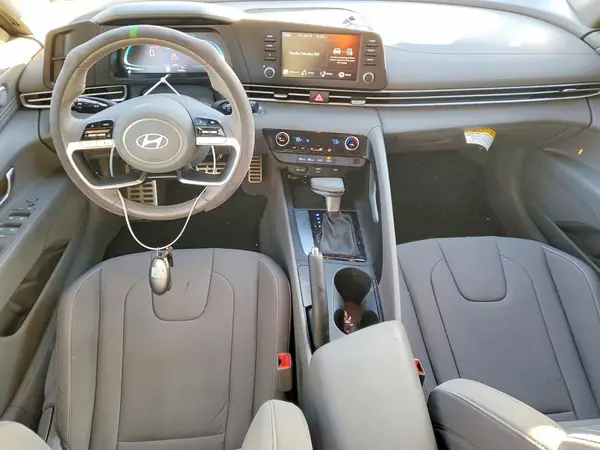 KMHLM4DG1SU016957 2025 HYUNDAI ELANTRA - Image 8