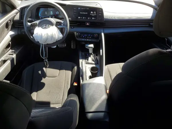 KMHLM4DG1SU043575 2025 HYUNDAI ELANTRA - Image 8