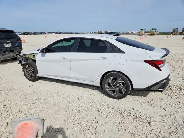 KMHLM4DG1SU046069 2025 HYUNDAI ELANTRA - Image 2