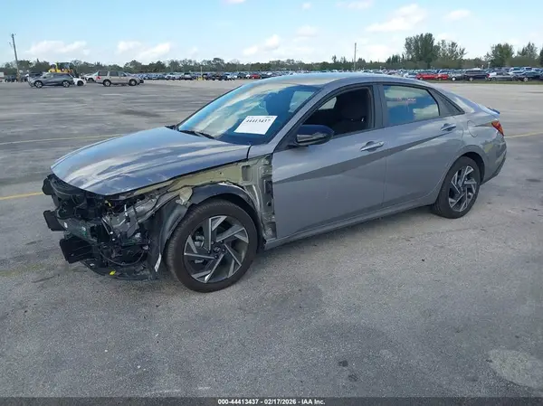 KMHLM4DG1SU074874 2025 HYUNDAI ELANTRA - Image 2