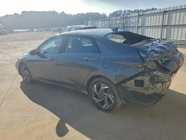 KMHLM4DG1SU088127 2025 HYUNDAI ELANTRA - Image 2