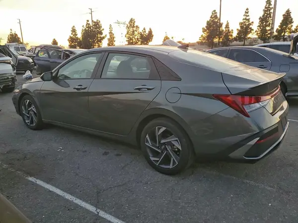 KMHLM4DG1SU874655 2025 HYUNDAI ELANTRA - Image 2