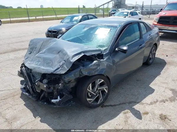 KMHLM4DG1SU916483 2025 HYUNDAI ELANTRA - Image 2