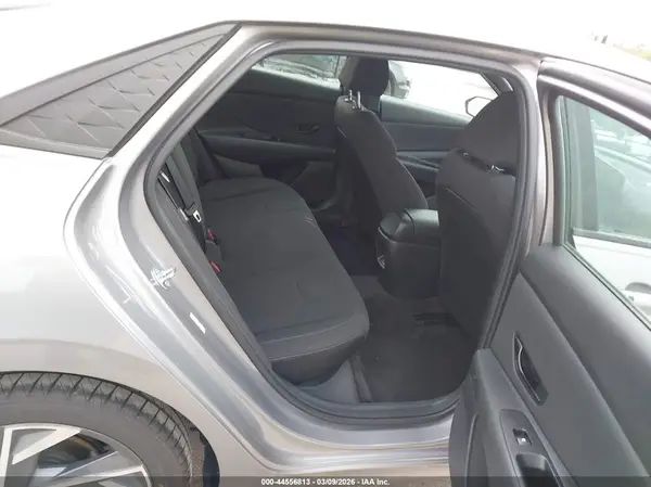 KMHLM4DG1SU925992 2025 HYUNDAI ELANTRA - Image 8