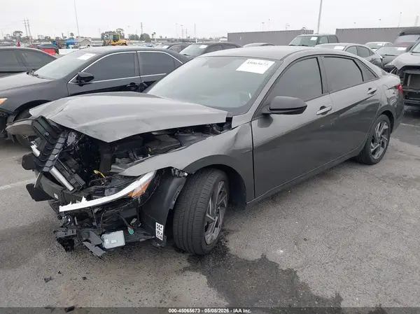 KMHLM4DG1SU930383 2025 HYUNDAI ELANTRA - Image 2