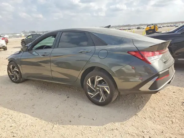 KMHLM4DG1SU933042 2025 HYUNDAI ELANTRA - Image 2