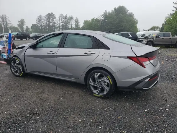 KMHLM4DG1SU934711 2025 HYUNDAI ELANTRA - Image 2
