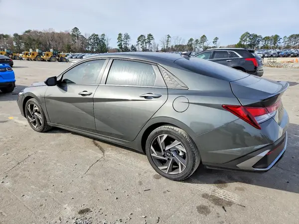 KMHLM4DG1SU966896 2025 HYUNDAI ELANTRA - Image 2