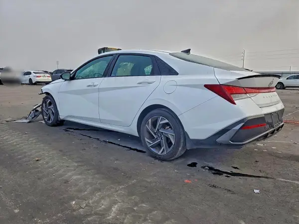 KMHLM4DG1SU971824 2025 HYUNDAI ELANTRA - Image 2