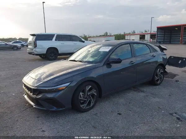 KMHLM4DG1SU984038 2025 HYUNDAI ELANTRA - Image 2