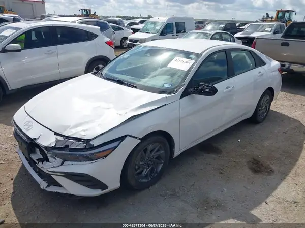 KMHLM4DG2RU647369 2023 HYUNDAI ELANTRA - Image 2