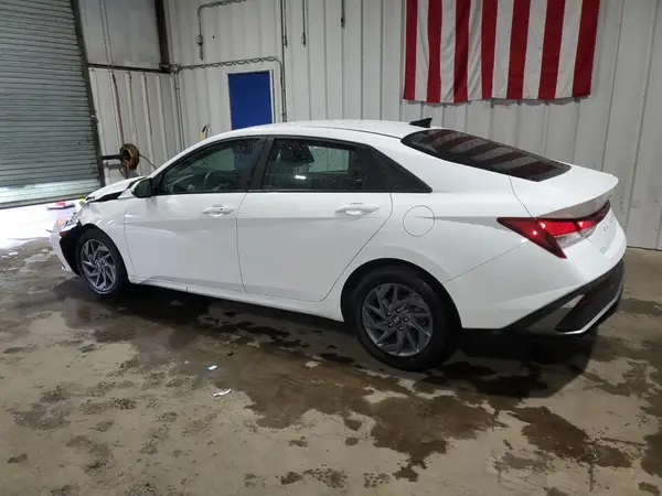 KMHLM4DG2RU647923 2024 HYUNDAI ELANTRA - Image 2