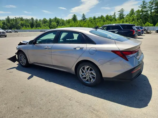 KMHLM4DG2RU647999 2024 HYUNDAI ELANTRA - Image 2