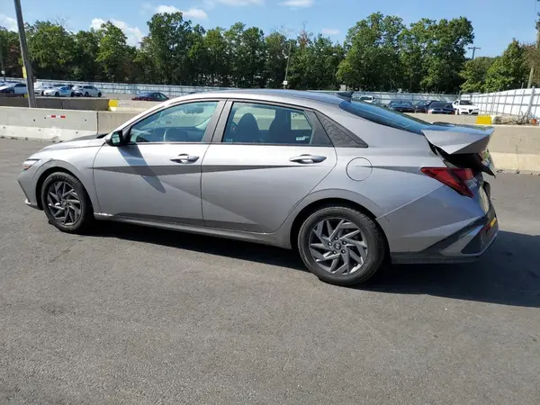 KMHLM4DG2RU651843 2024 HYUNDAI ELANTRA - Image 2