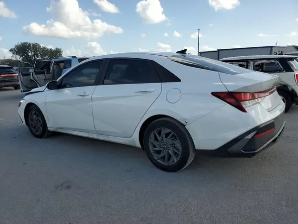 KMHLM4DG2RU652619 2024 HYUNDAI ELANTRA - Image 2