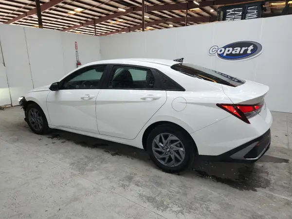 KMHLM4DG2RU659764 2024 HYUNDAI ELANTRA - Image 2