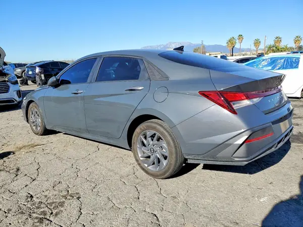 KMHLM4DG2RU674359 2024 HYUNDAI ELANTRA - Image 2