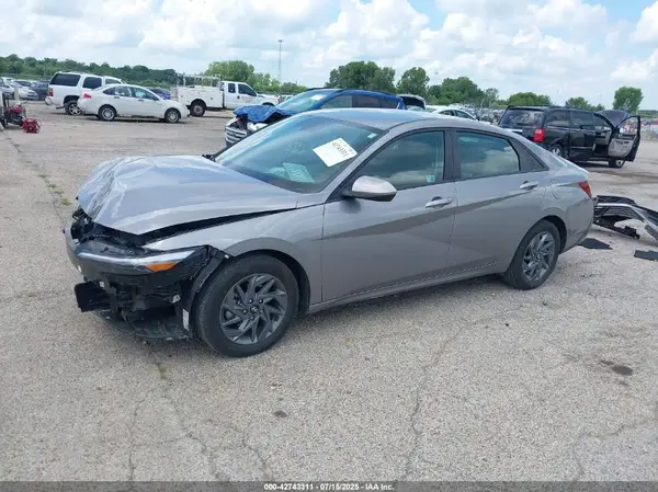 KMHLM4DG2RU676080 2024 HYUNDAI ELANTRA - Image 2