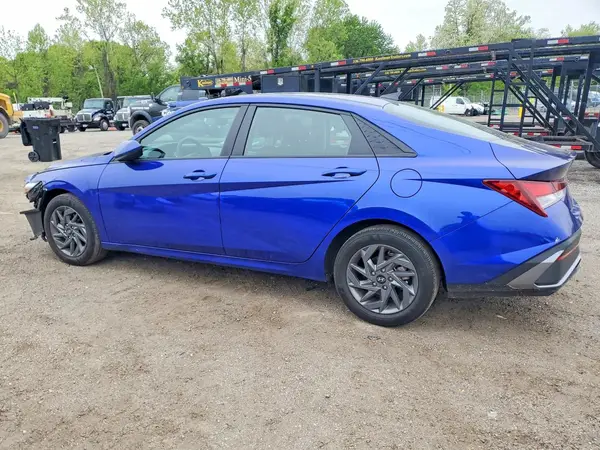 KMHLM4DG2RU678038 2024 HYUNDAI ELANTRA - Image 2