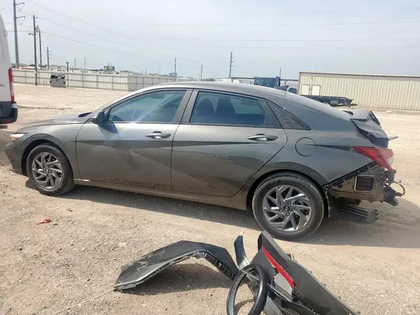 KMHLM4DG2RU684325 2024 HYUNDAI ELANTRA - Image 2