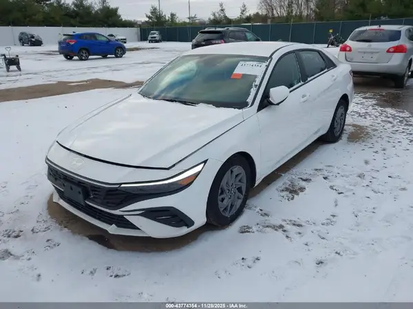 KMHLM4DG2RU690674 2024 HYUNDAI ELANTRA - Image 2