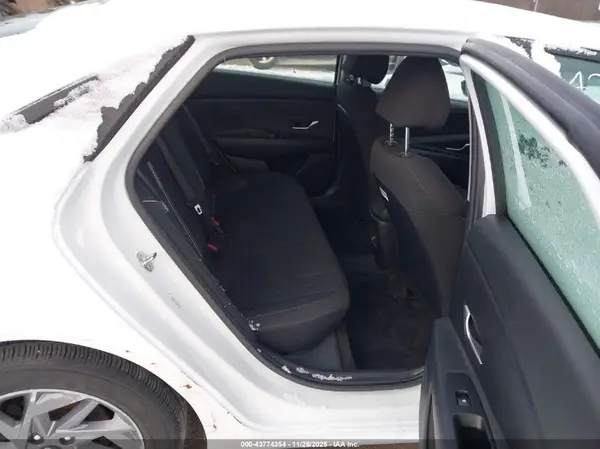 KMHLM4DG2RU690674 2024 HYUNDAI ELANTRA - Image 8