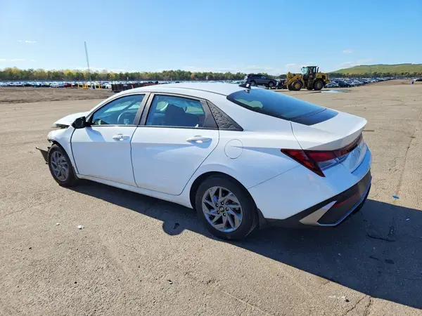 KMHLM4DG2RU696152 2024 HYUNDAI ELANTRA - Image 2