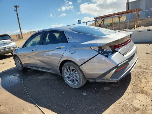 KMHLM4DG2RU701365 2024 HYUNDAI ELANTRA - Image 2