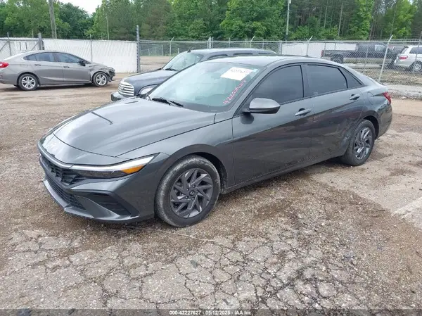 KMHLM4DG2RU701947 2024 HYUNDAI ELANTRA - Image 2