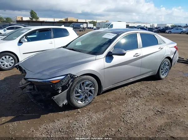 KMHLM4DG2RU702225 2024 HYUNDAI ELANTRA - Image 2