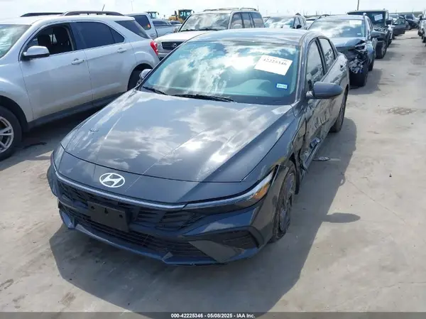 KMHLM4DG2RU702936 2024 HYUNDAI ELANTRA - Image 2