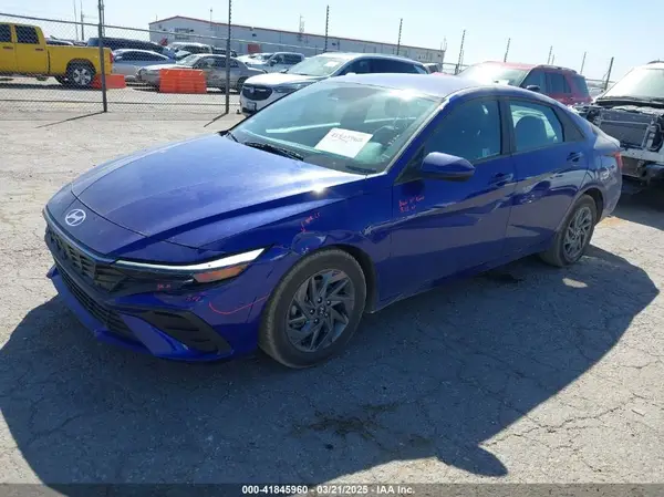 KMHLM4DG2RU703035 2024 HYUNDAI ELANTRA - Image 2