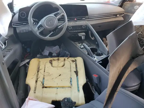 KMHLM4DG2RU723883 2024 HYUNDAI ELANTRA - Image 8